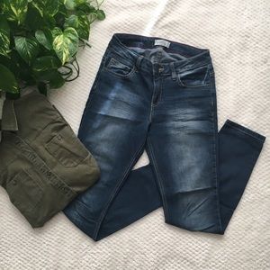 BOGO🍾 • CELLO medium wash skinny jeans 🌟